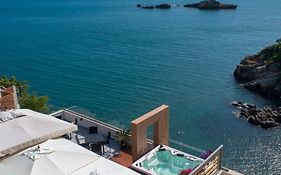 Buzuku Apartments Liman